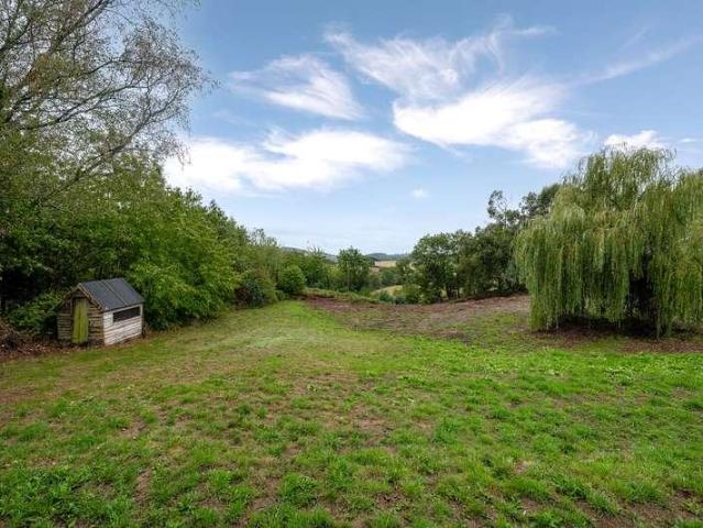 2 bed house for sale
