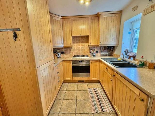2 bed house for sale