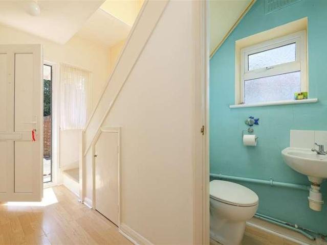 2 bed house for sale