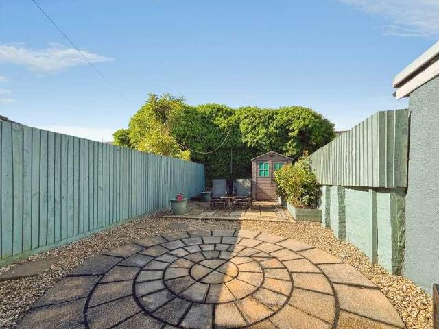 2 bed house for sale