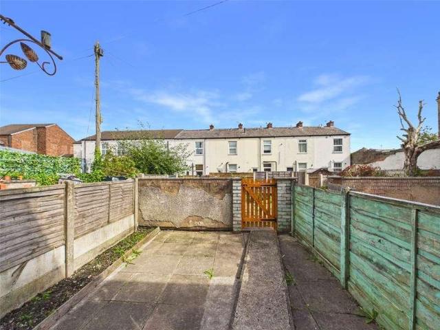 2 bed house for sale