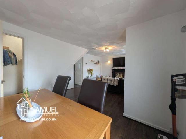 2 bed house for sale