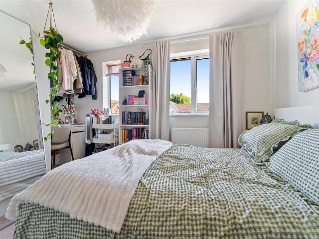 2 bed house for sale