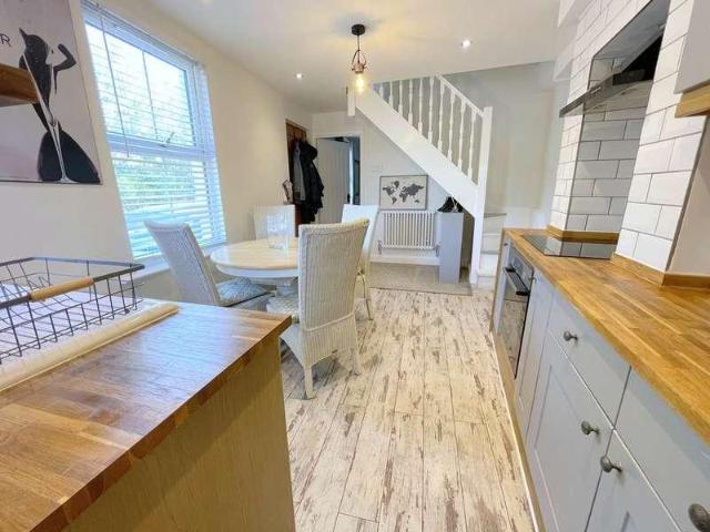 2 bed house for sale