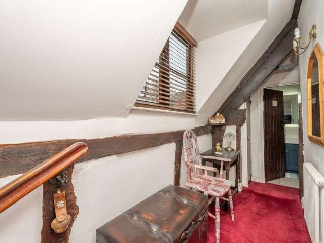 2 bed house for sale