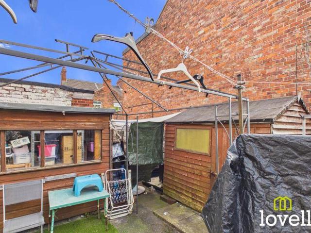 2 bed house for sale