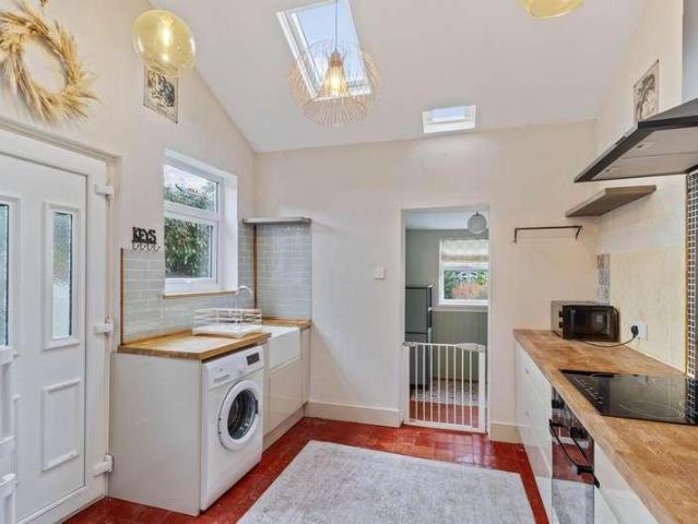 2 bed house for sale
