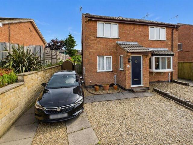 2 bed house for sale