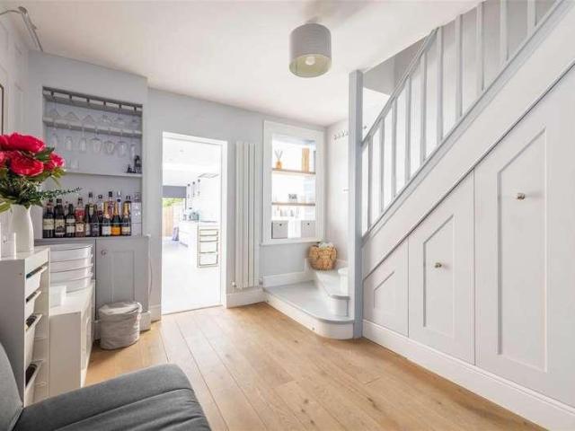 2 bed house for sale
