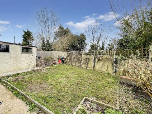 2 bed house for sale