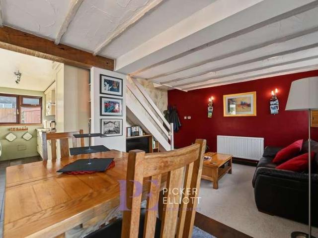 2 bed house for sale