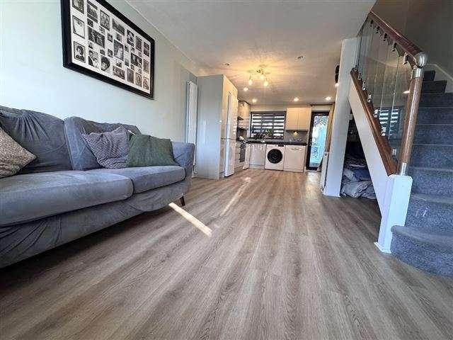 2 bed house for sale
