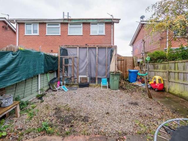 2 bed house for sale