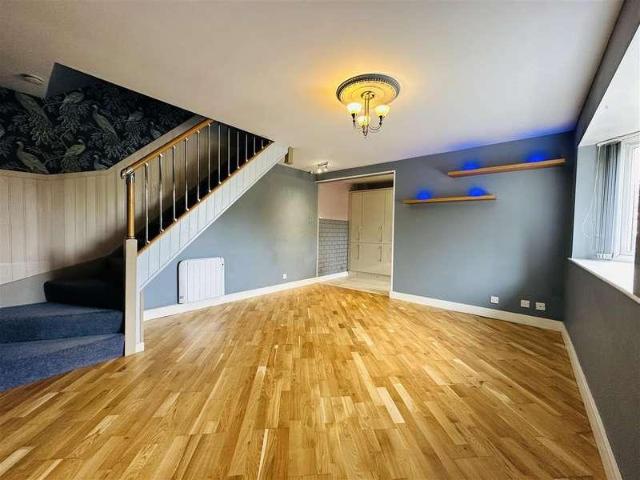 2 bed house for sale