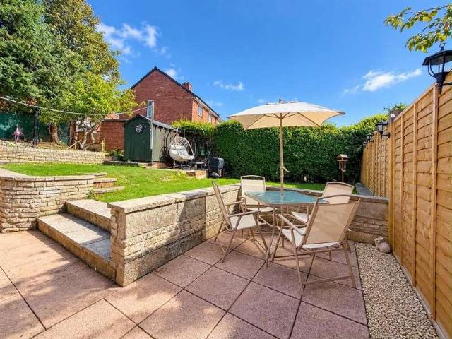 2 bed house for sale