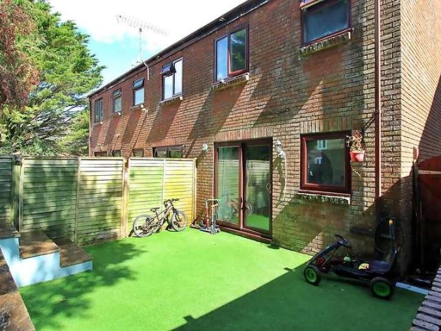 2 bed house for sale