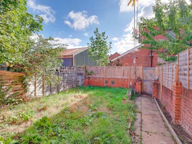 2 bed house for sale