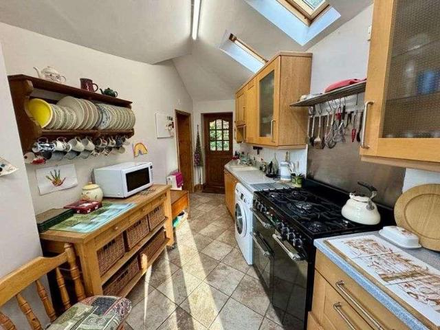 2 bed house for sale