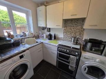 2 bed house for sale