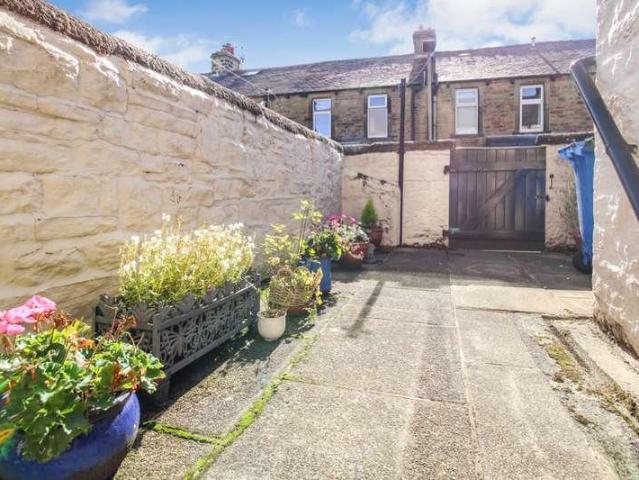 2 bed house for sale