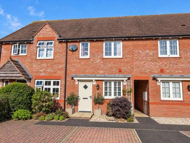 2 bed house for sale