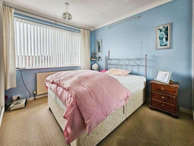 2 bed house for sale