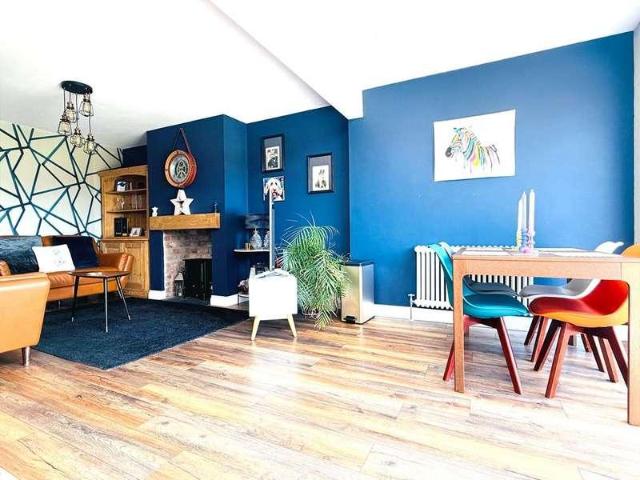 2 bed house for sale