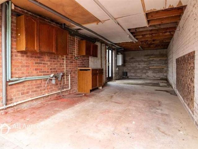 2 bed house for sale