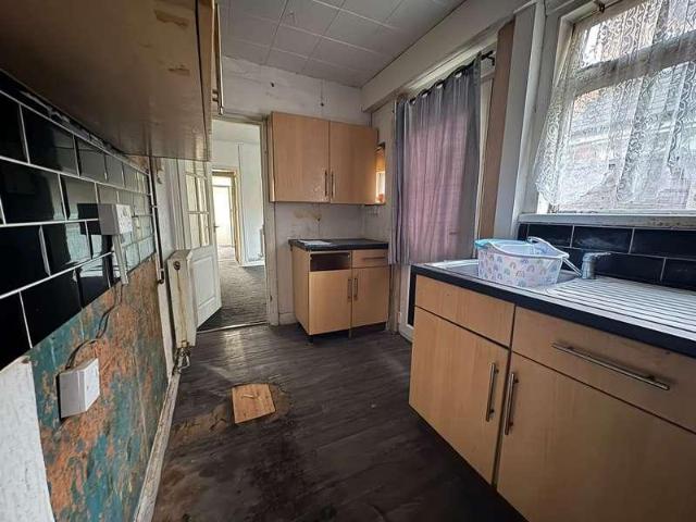 2 bed house for sale