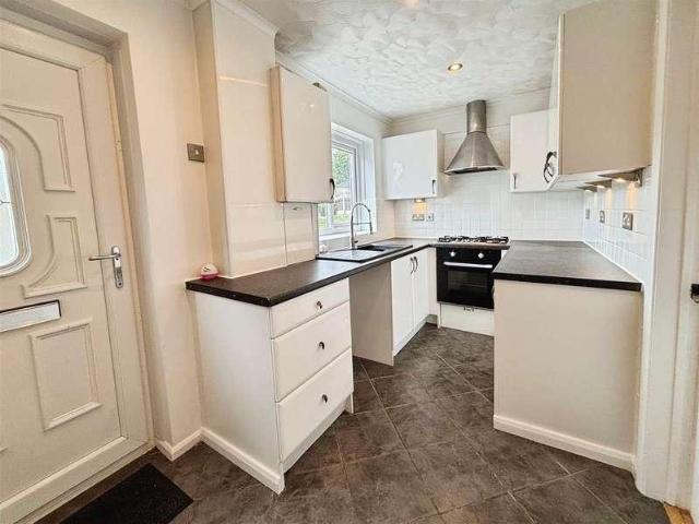 2 bed house for sale