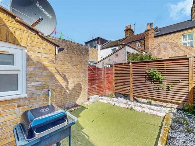 2 bed house for sale