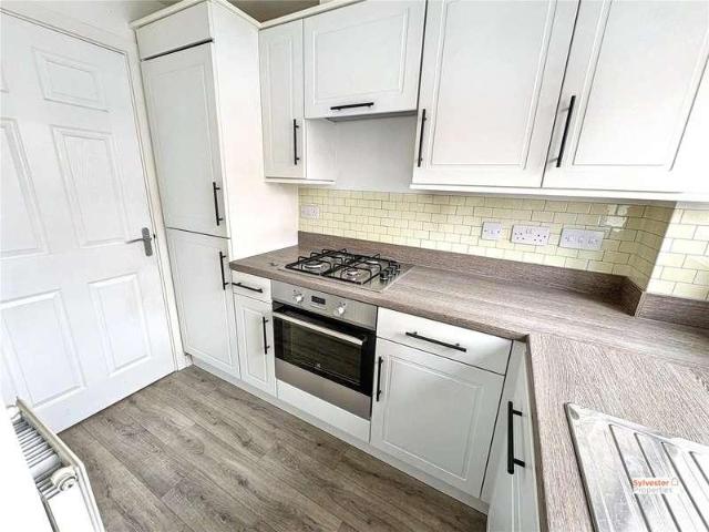 2 bed house for sale