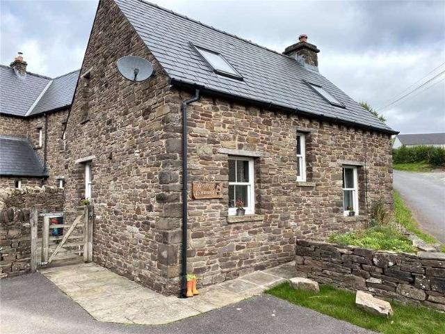 2 bed house for sale