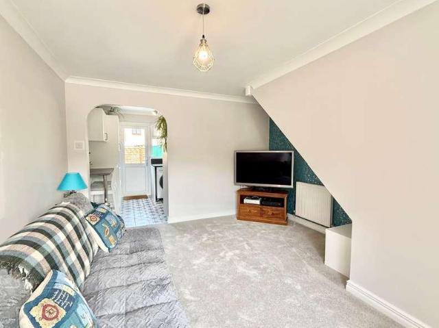 2 bed house for sale