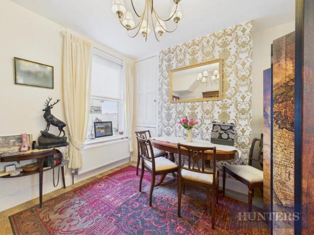 2 bed house for sale