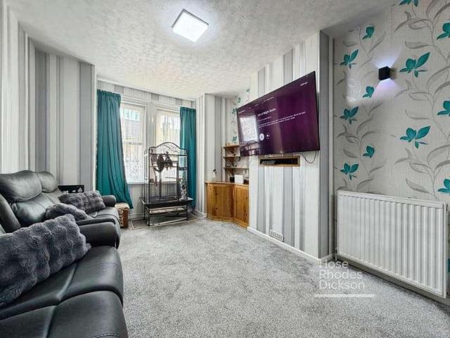 2 bed house for sale