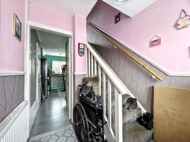 2 bed house for sale