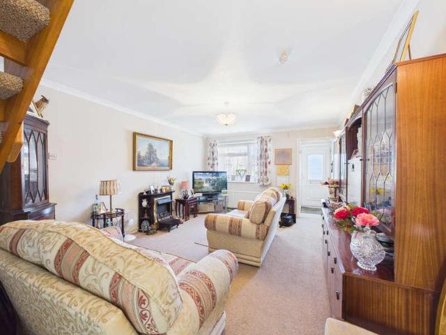 2 bed house for sale
