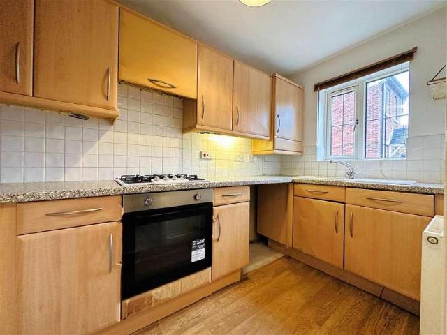 2 bed house for sale