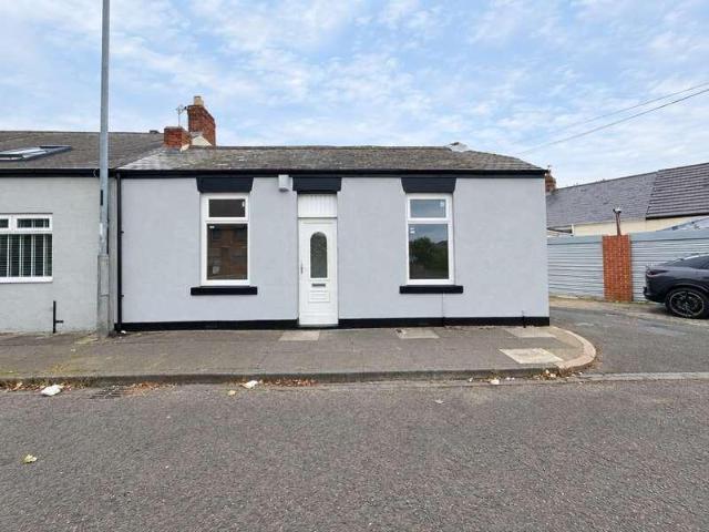 2 bed house for sale