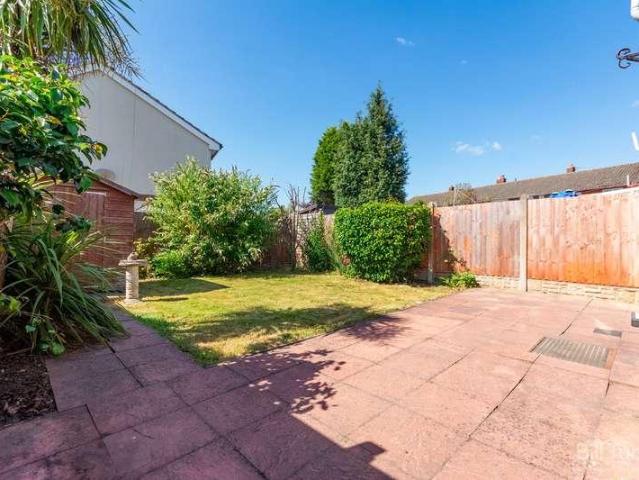 2 bed house for sale