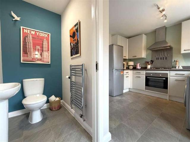 2 bed house for sale