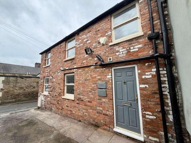 2 bed house for sale