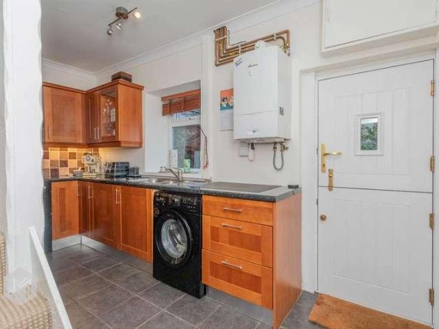 2 bed house for sale