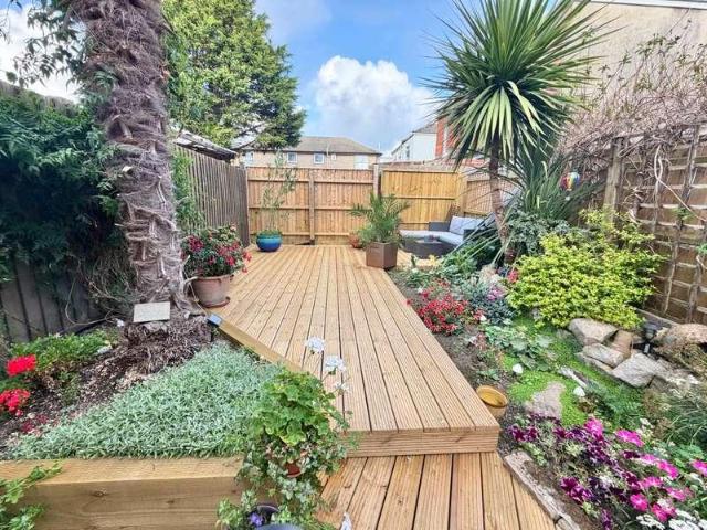2 bed house for sale