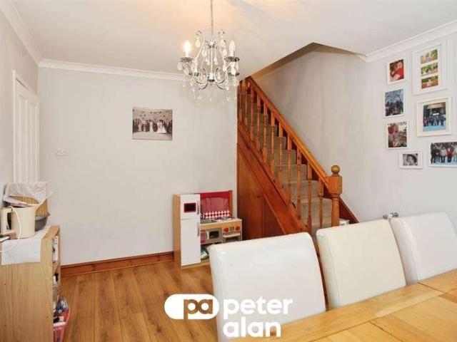 2 bed house for sale