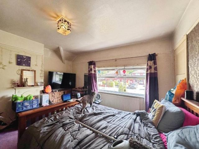 2 bed house for sale