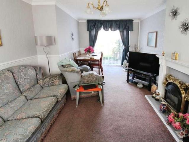2 bed house for sale