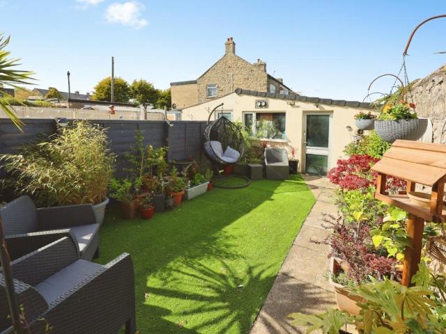 2 bed house for sale