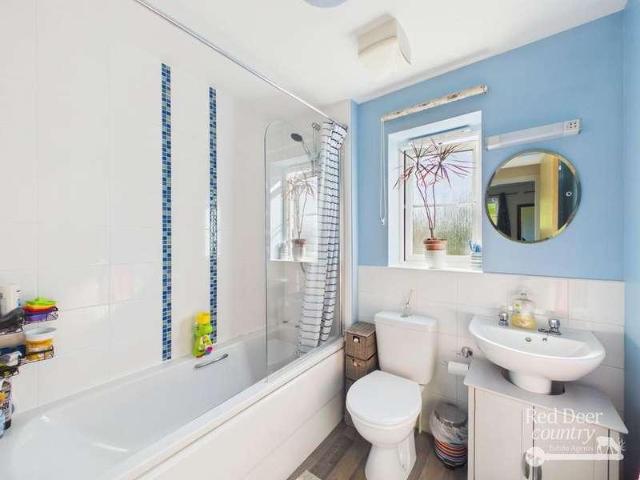 2 bed house for sale